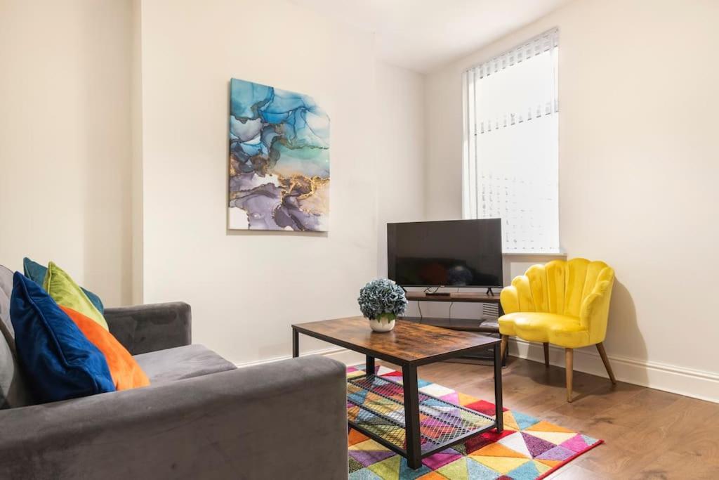 3-Bedroom Home In Liverpool L15 With Free Parking Eksteriør bilde