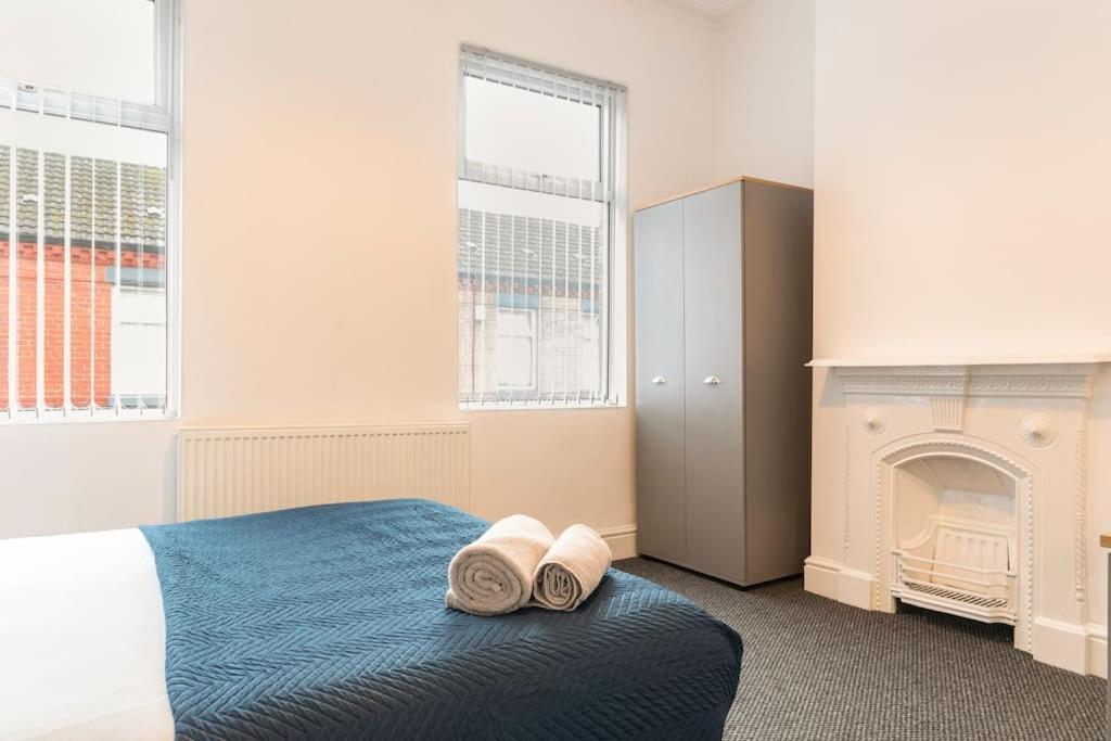 3-Bedroom Home In Liverpool L15 With Free Parking Eksteriør bilde