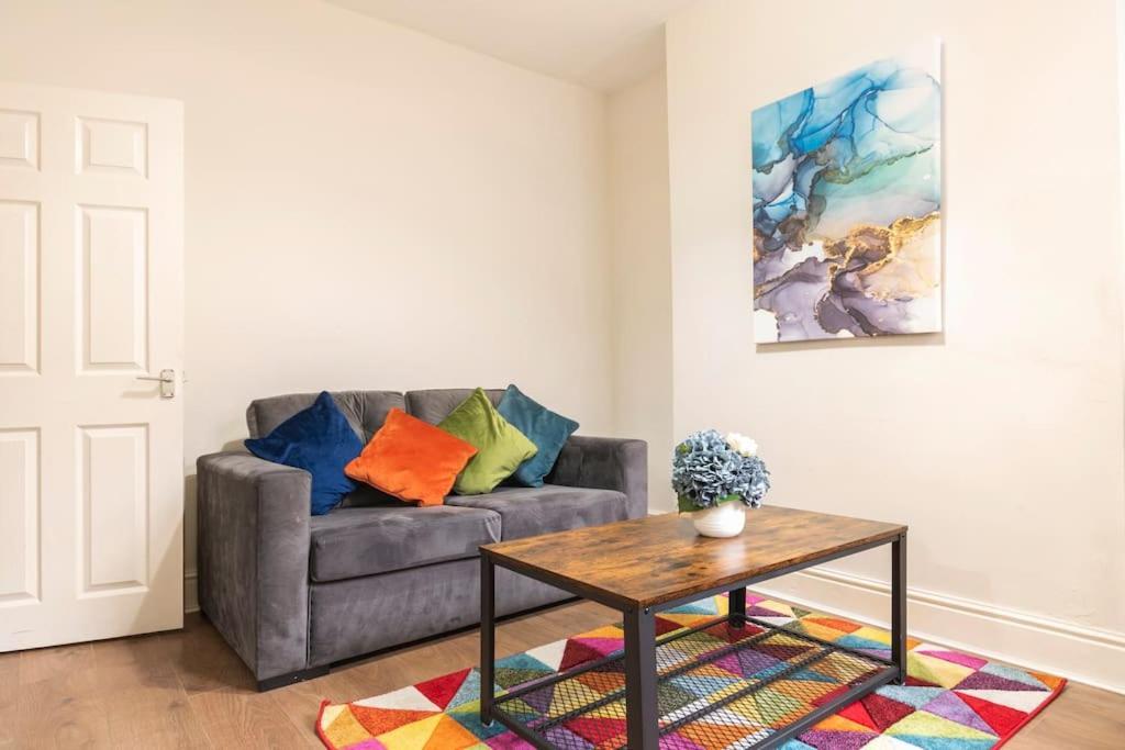 3-Bedroom Home In Liverpool L15 With Free Parking Eksteriør bilde