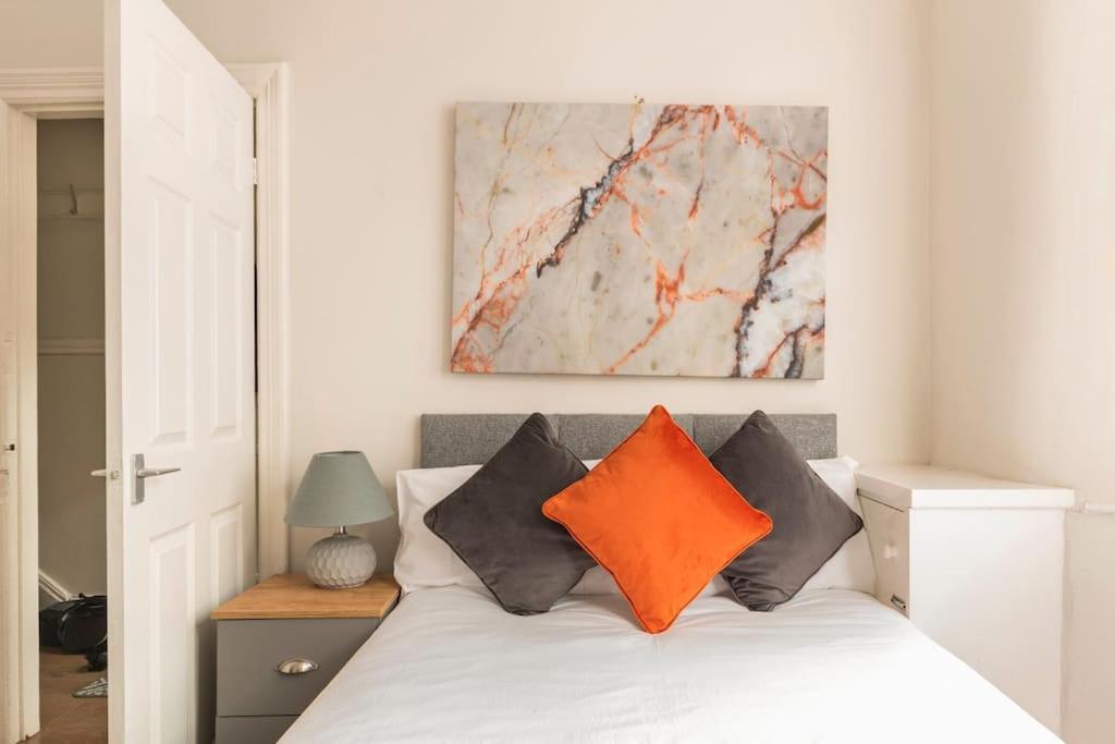 3-Bedroom Home In Liverpool L15 With Free Parking Eksteriør bilde