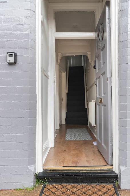 3-Bedroom Home In Liverpool L15 With Free Parking Eksteriør bilde